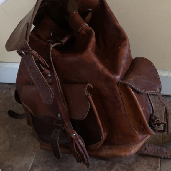 Hand sewn leather backpack - Picture 2 of 7